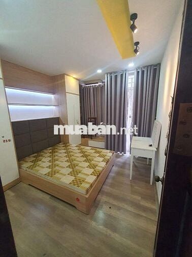 3PN, 3WC. Hẻm xe hơi Bà Hạt - Nguyễn Kim, Q10. DT: 3.8x10m, 2 lầu ST