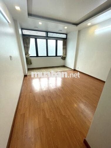 Mặt hẻm 12M Đường D5_4 x 18_8 Phòng làm việc, 6wc Giá 36Tr__Thang Máy