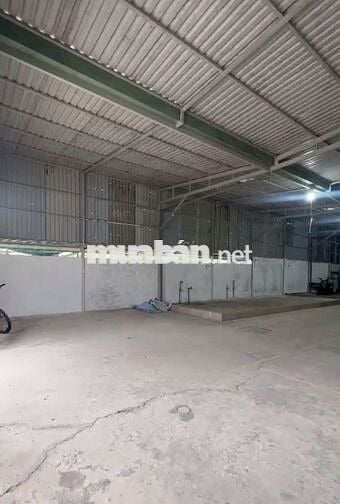 Kho diện tích 900m2 cần cho thuê với giá rẻ ở Hoàng Quốc Việt