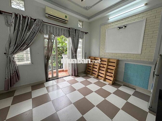 CHO THUÊ PHÒNG GIÁ RẺ CÓ BANCOL RIÊNG GẦN EMART PHAN VĂN TRỊ – GÒ VẤP