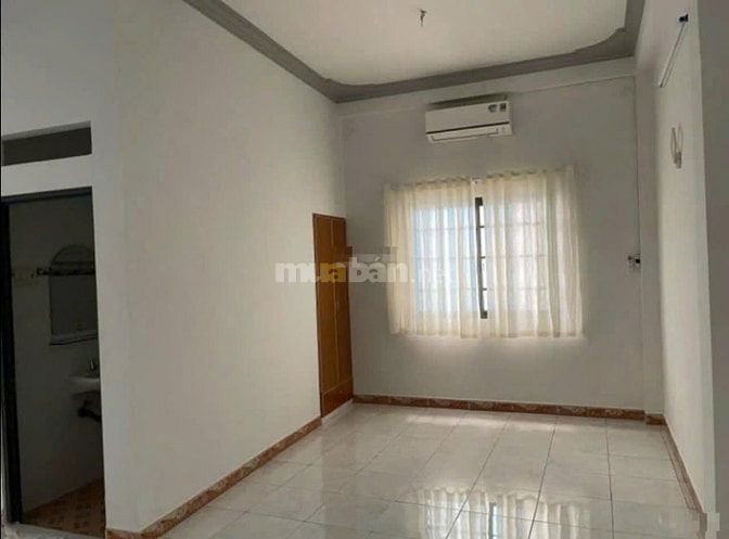 3.5x24 (nở hậu 7m). Nhà 2 lầu mặt tiền Lò Siêu. 5PN 5WC có sân để xe