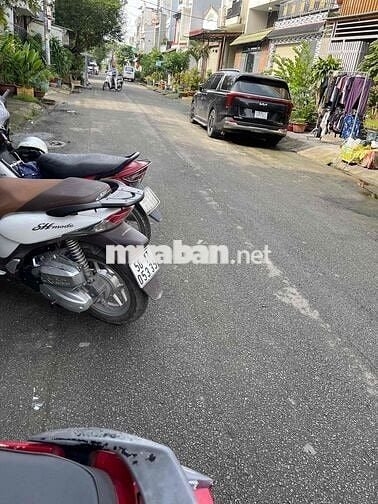 Cho thuê 4 x20-1 lầu-4 phòng -san xe may -Đường xe hơi