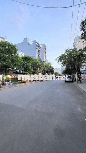 Nhà 3 tầng đường HUỲNH TẤN PHÁT