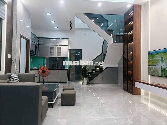 kẹt tiền bán lỗ nhà 52m2 lầu 2pn2wc giá 785 triệu SHR còn thương lượng