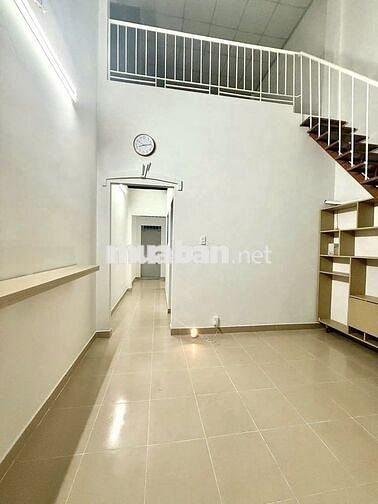 Nhà hẻm xe hơi Chỉ nhỉnh 2 tỷ SHR Bùi Công Trừng Hóc Môn , Dt: 48m2.