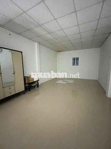 Nhà hẻm xe hơi Chỉ nhỉnh 2 tỷ SHR Bùi Công Trừng Hóc Môn , Dt: 48m2.