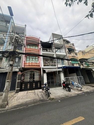 3.5x24 (nở hậu 7m). Nhà 2 lầu mặt tiền Lò Siêu. 5PN 5WC có sân để xe