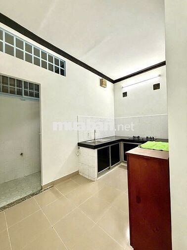 Nhà hẻm xe hơi Chỉ nhỉnh 2 tỷ SHR Bùi Công Trừng Hóc Môn , Dt: 48m2.