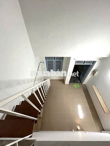 Nhà hẻm xe hơi Chỉ nhỉnh 2 tỷ SHR Bùi Công Trừng Hóc Môn , Dt: 48m2.