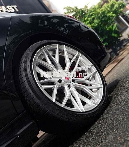 Mercedes C300 AMG Model 2018 - Đen/Đỏ - 25.000 km