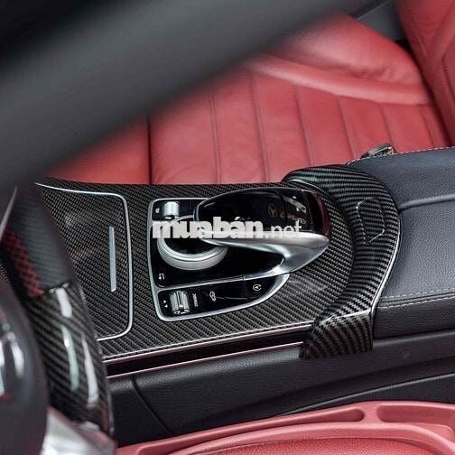 Mercedes C300 AMG Model 2018 - Đen/Đỏ - 25.000 km