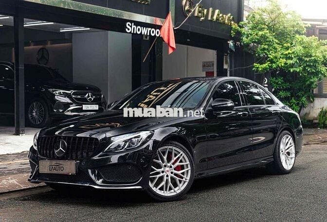 Mercedes C300 AMG Model 2018 - Đen/Đỏ - 25.000 km