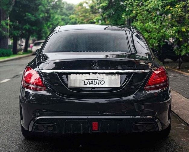 Mercedes C300 AMG Model 2018 - Đen/Đỏ - 25.000 km