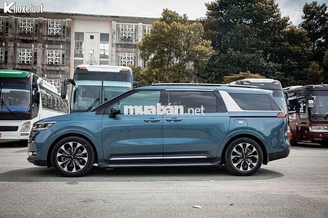Kia Carnival 2022 Signature xe cá nhân chạy lướt