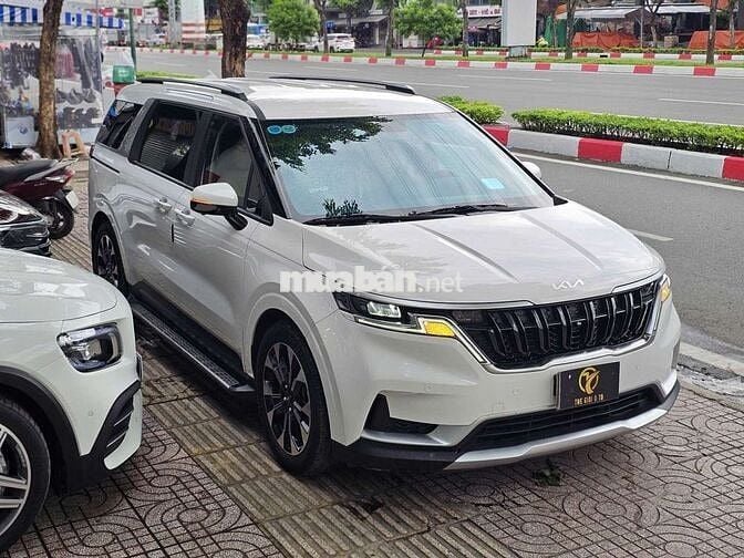 KIA CARNIVAL LUXURY SX 2023 ODO 37.000 KM 8 GHẾ