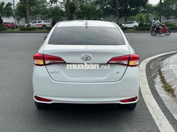 bán vios sx 2022 số sàn xe gia đinh bao zin 1 chủ