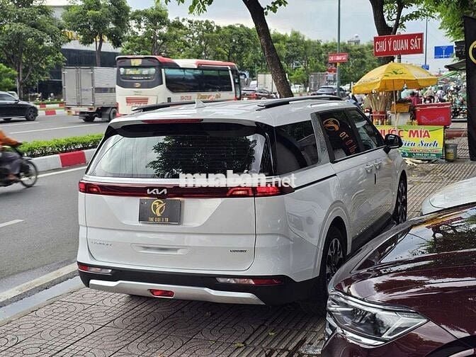 KIA CARNIVAL LUXURY SX 2023 ODO 37.000 KM 8 GHẾ