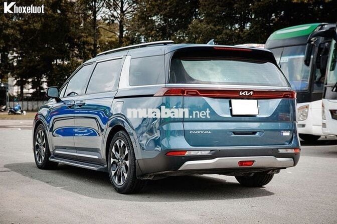 Kia Carnival 2022 Signature xe cá nhân chạy lướt