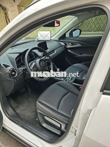 Mazda 2025 Deluxe - 11000 km