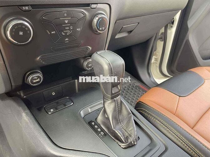 càn bán xe fodr xls đời cuối 2019 số tự động 1