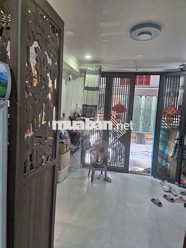 Nhà cho thuê hẻm xe tải quay đầu nhà đẹp