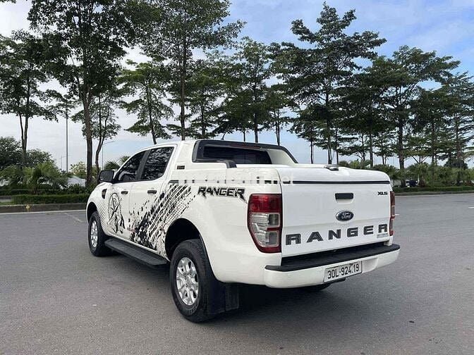 càn bán xe fodr xls đời cuối 2019 số tự động 1