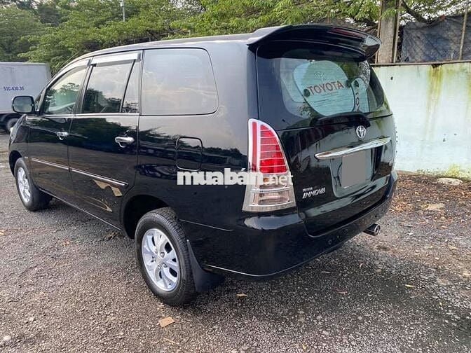 Toyota Innova 2006 số sàn màu đen