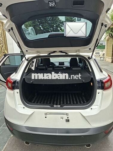 Mazda 2025 Deluxe - 11000 km