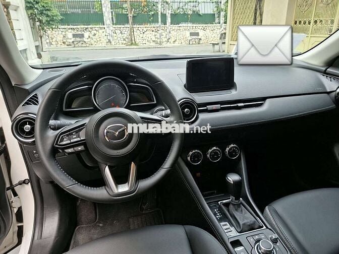 Mazda 2025 Deluxe - 11000 km