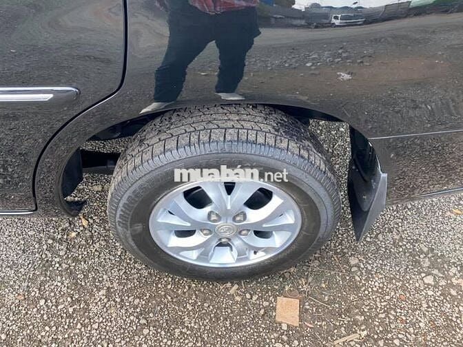 Toyota Innova 2006 số sàn màu đen