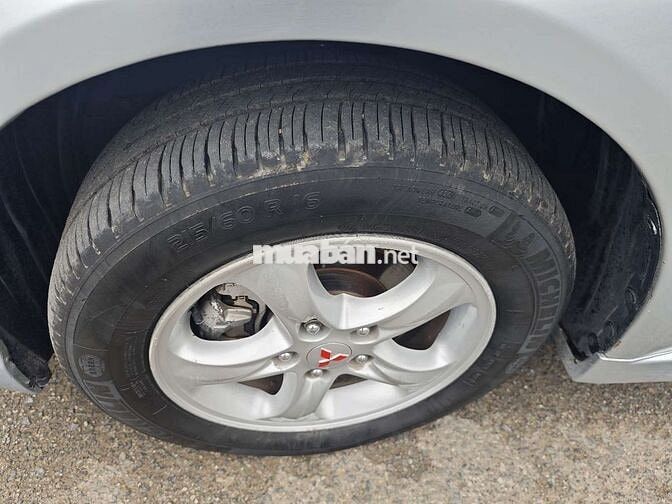 Mitsubishi grandis 2.4 AT 8 chỗ s2007 175 triệu