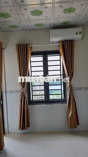 NHÀ 02 PHÒNG NGỦ,02 NHÀ TẮM,NHÀ ĐẬU XE Ô TÔ