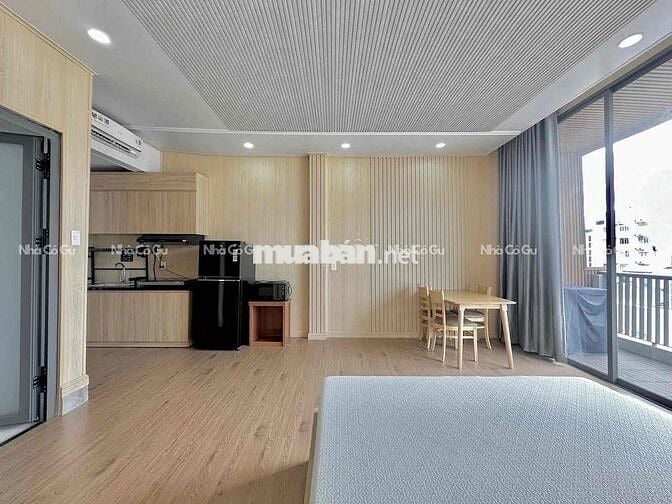 CHO THUÊ STUDIO BAN CÔNG CAO CẤP FULL NỘI THẤT GỖ Ngay LĂNG CHA CẢ