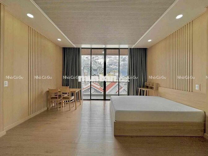 CHO THUÊ STUDIO BAN CÔNG CAO CẤP FULL NỘI THẤT GỖ Ngay LĂNG CHA CẢ