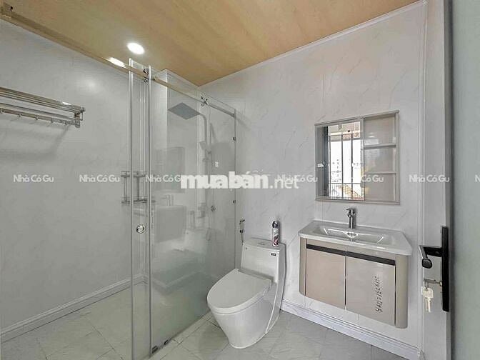 CHO THUÊ STUDIO BAN CÔNG CAO CẤP FULL NỘI THẤT GỖ Ngay LĂNG CHA CẢ