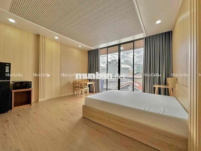 CHO THUÊ STUDIO BAN CÔNG CAO CẤP FULL NỘI THẤT GỖ Ngay LĂNG CHA CẢ