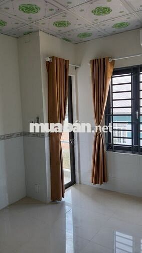 NHÀ 02 PHÒNG NGỦ,02 NHÀ TẮM,NHÀ ĐẬU XE Ô TÔ