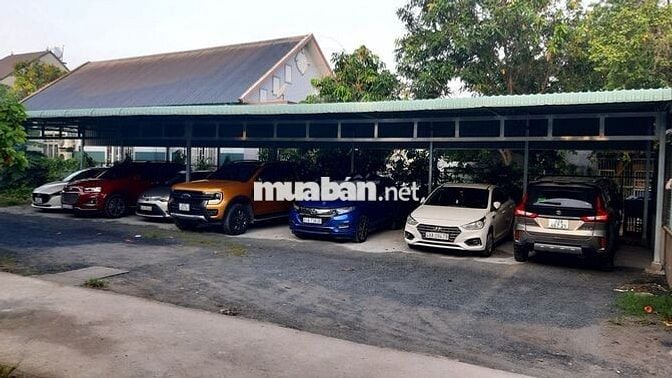 NHÀ 02 PHÒNG NGỦ,02 NHÀ TẮM,NHÀ ĐẬU XE Ô TÔ