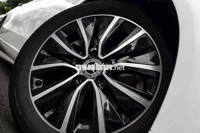 LONG ANH AUTO về Mercedes C200FL model 2019