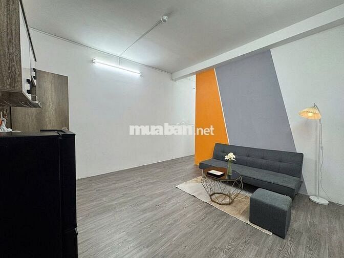 Căn Hộ Cho Thuê 2 Phòng Ngủ  Ban Công Thoáng Full NT Ngay Viettel Q3