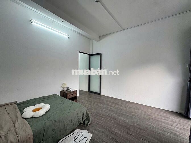 Căn Hộ Cho Thuê 2 Phòng Ngủ  Ban Công Thoáng Full NT Ngay Viettel Q3