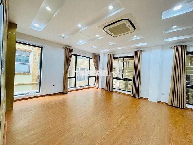 Cho thuê sàn văn phòng Yên Lãng 55m2 11tr lô góc bãi đỗ oto cách 20m