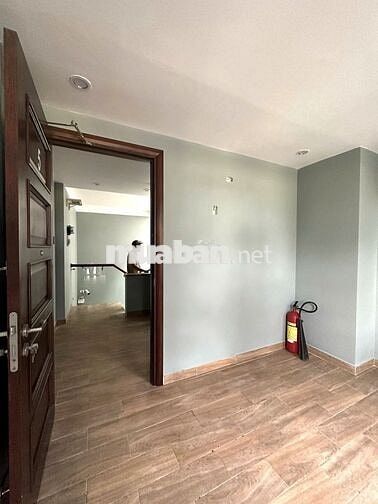 Nhà mới siêu sang Phan Đăng Lưu 4x21 Trệt, lửng 4 lầu trống suốt