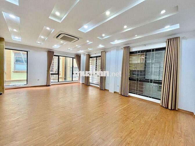 Cho thuê sàn văn phòng Yên Lãng 55m2 11tr lô góc bãi đỗ oto cách 20m