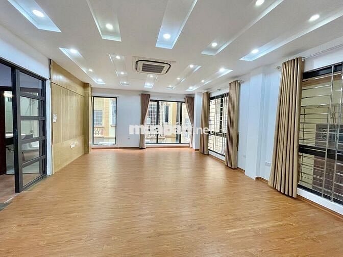 Cho thuê sàn văn phòng Yên Lãng 55m2 11tr lô góc bãi đỗ oto cách 20m