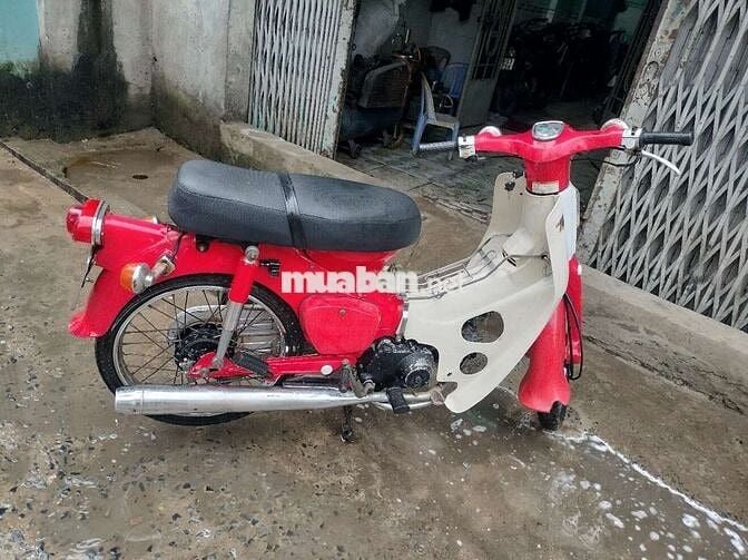 Cần bán chiếc cúp 78 50 có giấy màu sơn đỏ