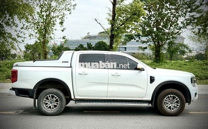 Bán xe bán tải Ford Ranger XLS 4x4 AT Trắng 2023