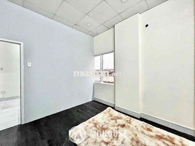 CĂN HỘ 2 PHÒNG NGỦ 50M2 - THANG MÁY - NGAY CV HOÀNG VĂN THỤ