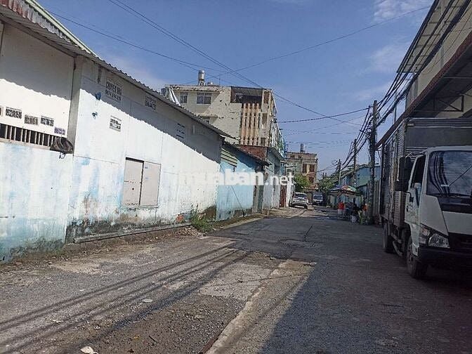 Bán hai lô đất quốc lộ 22- tặng kèm kho xưởng trên đất