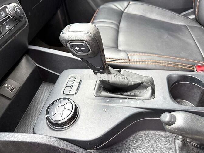 Bán xe bán tải Ford Ranger XLS 4x4 AT Trắng 2023